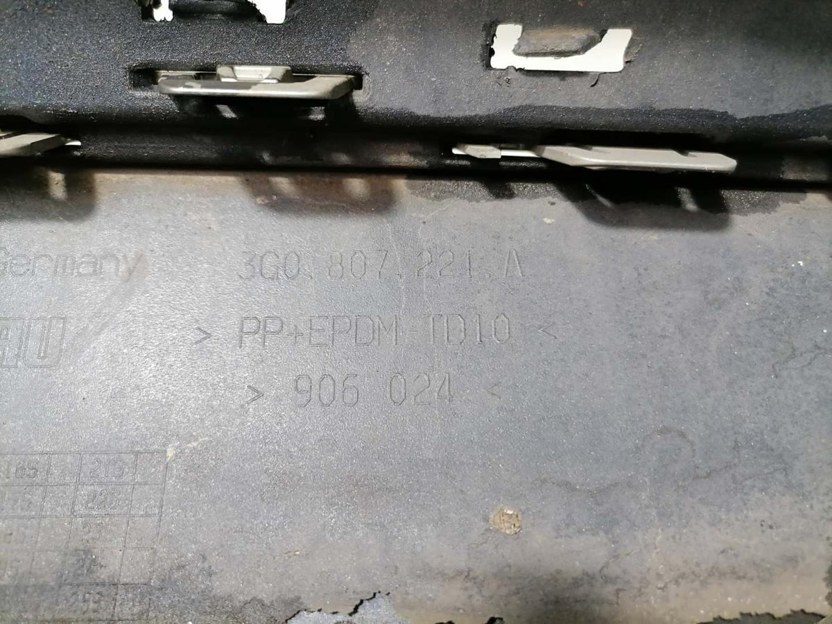 VW Passat 3G B8 Limousine original Sto&szlig;stange Sto&szlig;f&auml;nger vorn Bj.2015